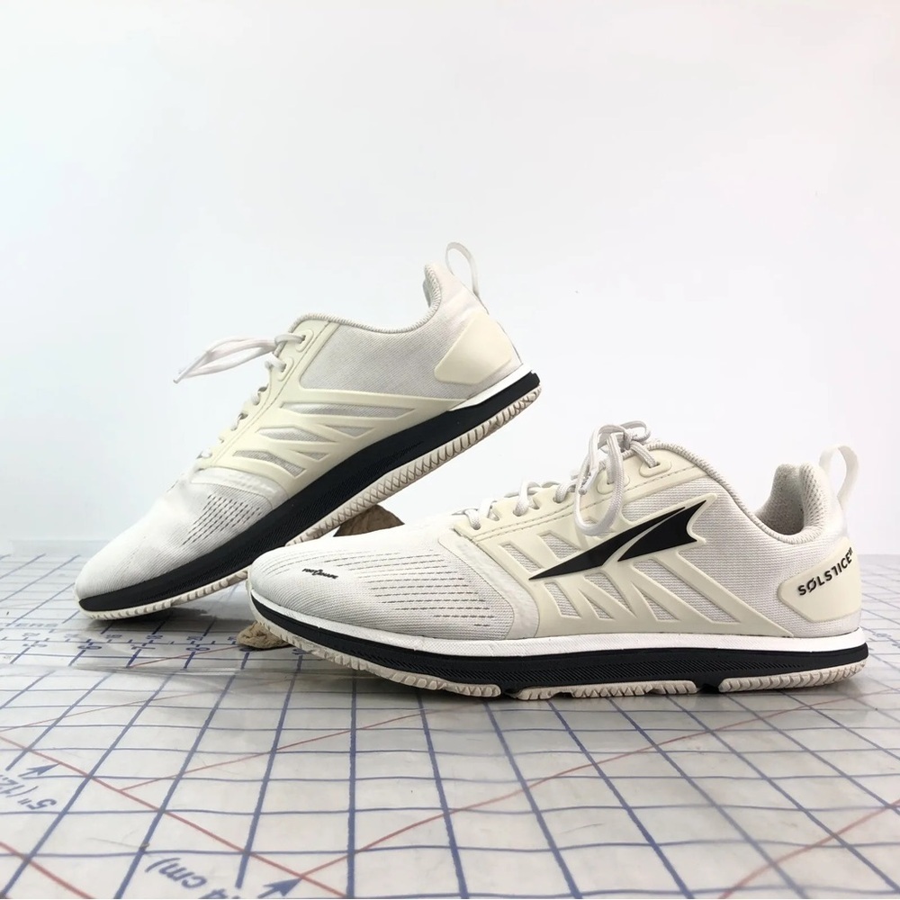 Altra Solstice XT Women Sz 9.5 White Running Shoes Sneakers AL0A4QTN100 Athletic